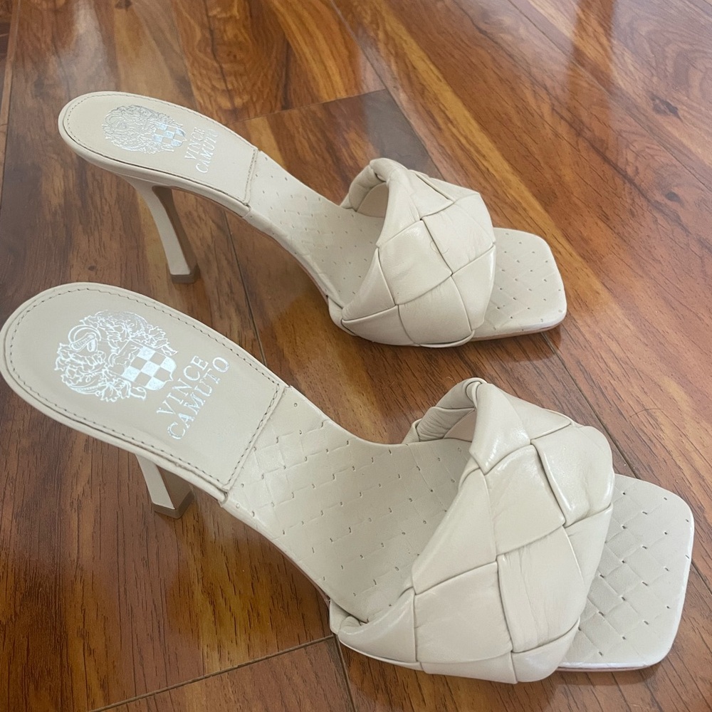 Vince Camuto Women Sandals size 7.5